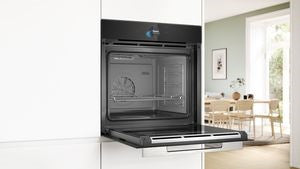 Bosch Series 8 HSG7584B1, Built-in oven with steam function