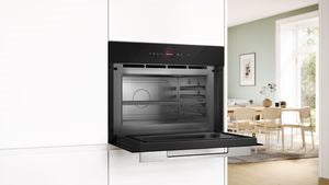 Bosch Series 8 CEG732XB1B, Built-in microwave oven