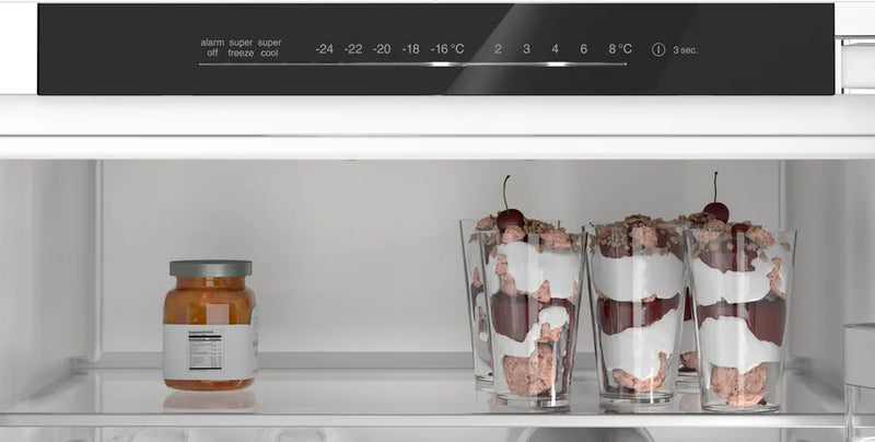 Bosch Series 4 KIN96VFD0, Built-in fridge-freezer with freezer at bottom