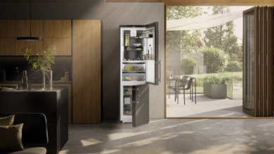 Liebherr CBNbsa 575i Prime Freestanding Fridge/freezer & BioFresh (Discontinued)