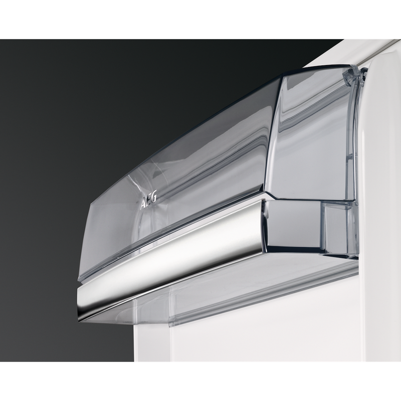 AEG SKE818E1DC 6000 Series Built-In Tall Fridge