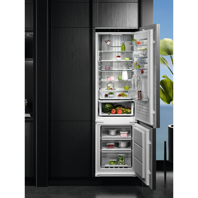 AEG NSC8M191DS 8000 Series Built-In NoFrost Fridge Freezer