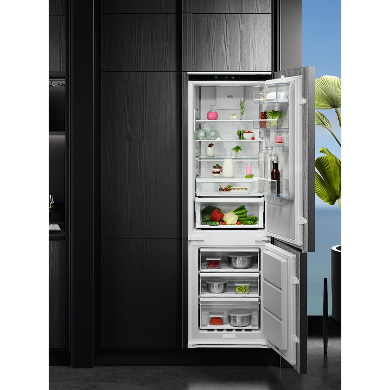 AEG TSC7M181DS 7000 Series Built-In NoFrost Fridge Freezer