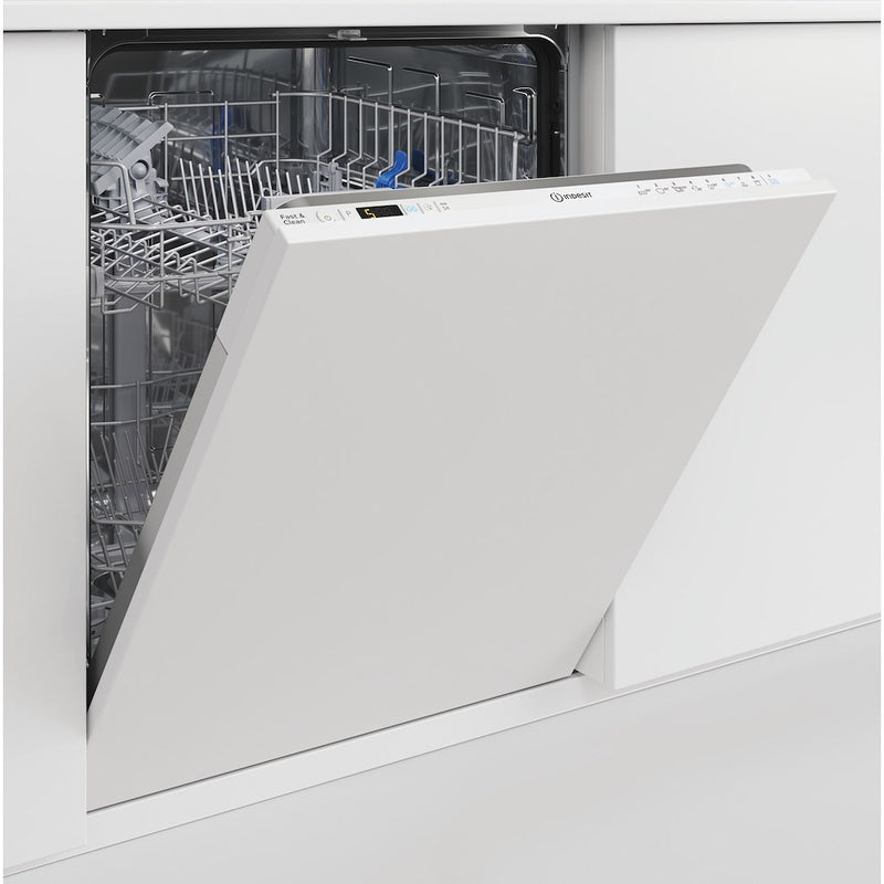 Indesit Integrated dishwasher: full size, white colour - D2I HD526 UK