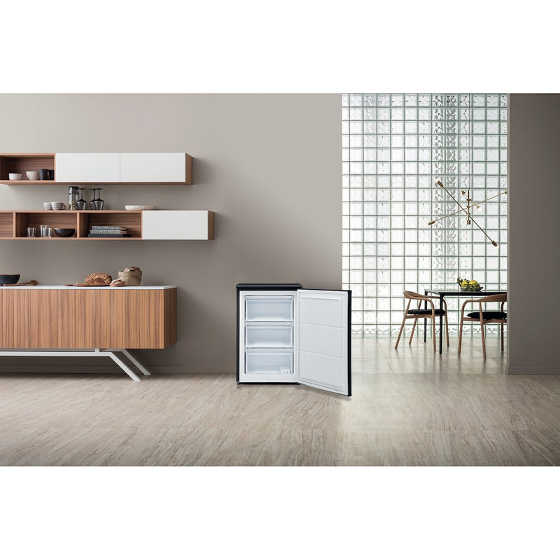 Hotpoint H55ZM1120BUK Freestanding Upright Freezer