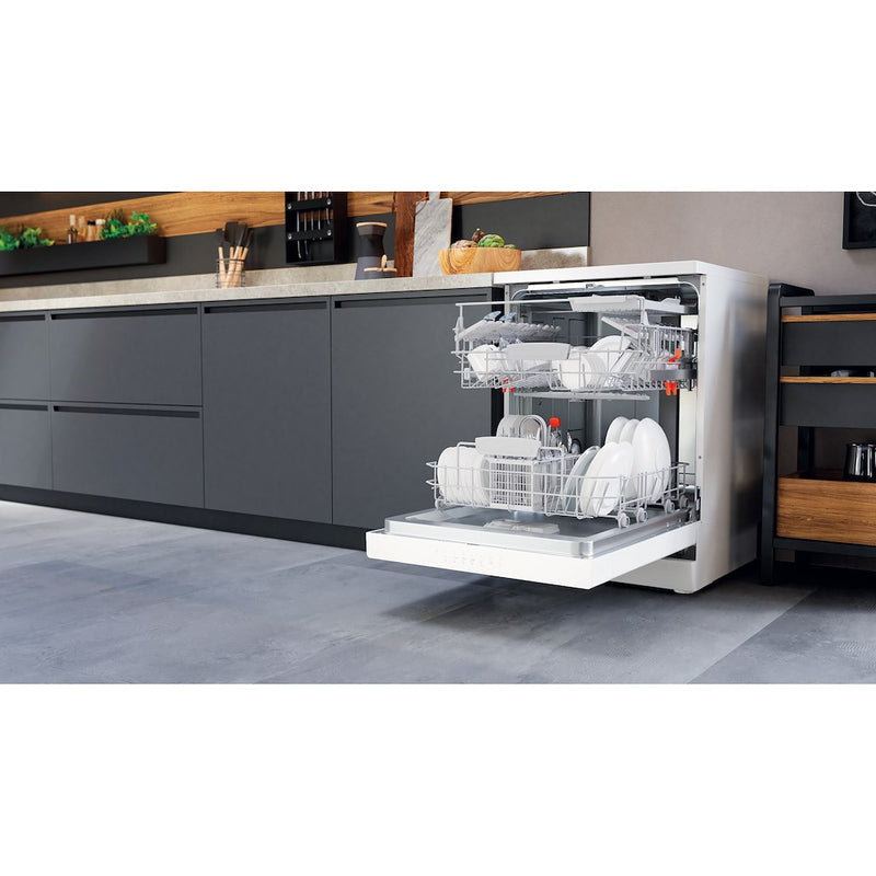 Hotpoint HFC 3C26 W C UK Freestanding Dishwasher - White