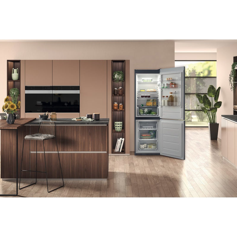 Hotpoint H1NT821EOX Freestanding Fridge Freezer