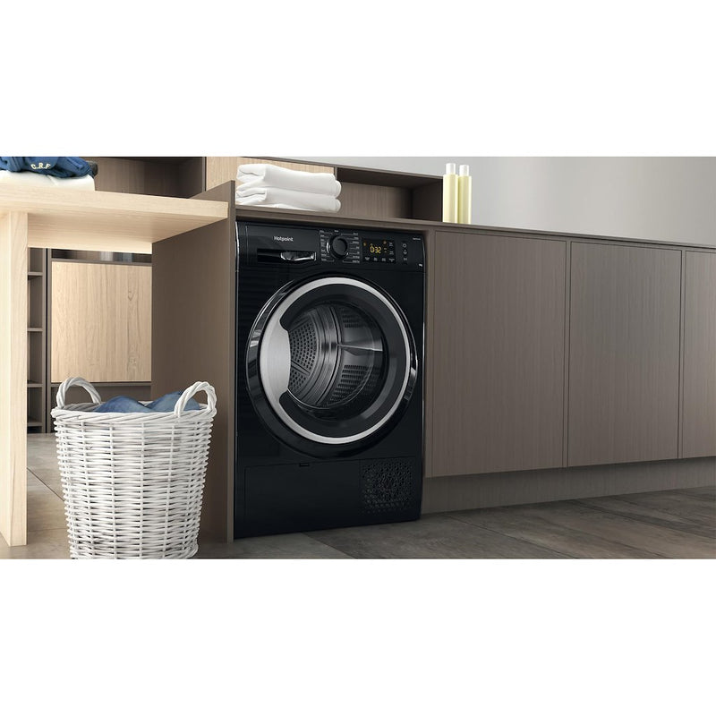 Hotpoint Crease Care NT M11 92BSK UK 9kg Heat Pump Tumble Dryer