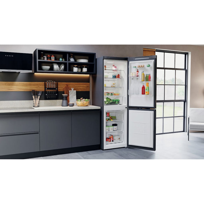 Hotpoint H5X82OSK Freestanding Fridge Freezer