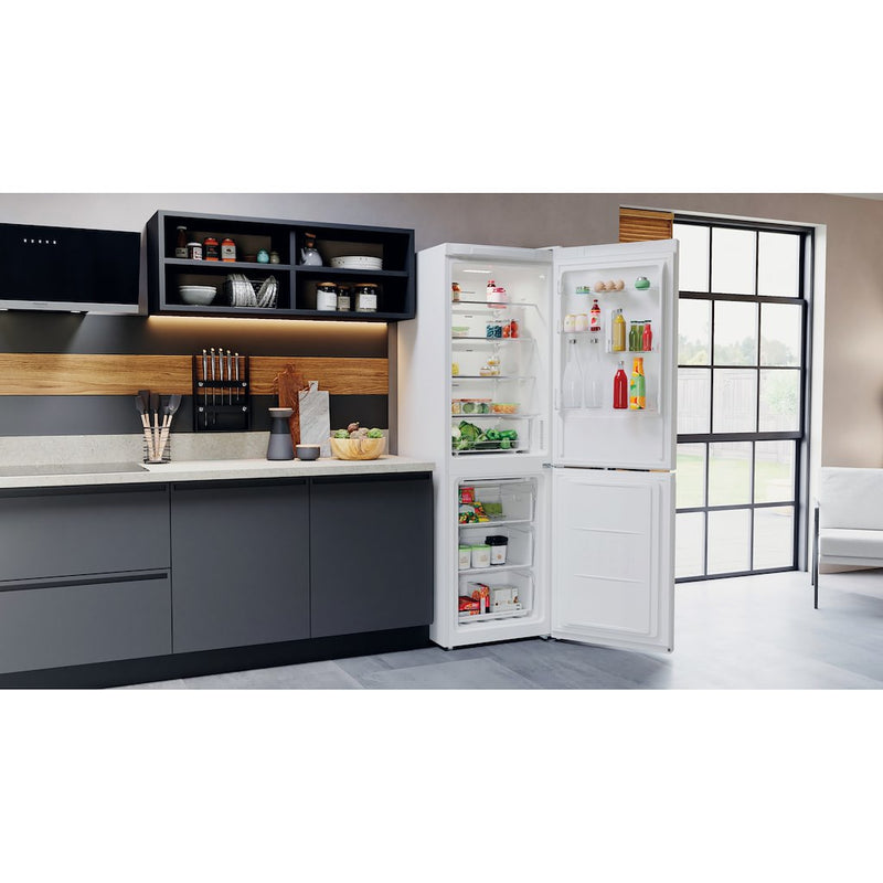 Hotpoint H5X82OW Freestanding Fridge Freezer