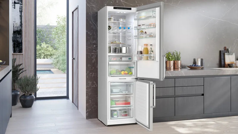Siemens iQ 500 KG39NAIAT, free-standing fridge-freezer with freezer at bottom