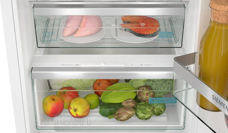 Siemens iQ 300 KI96NVFD0, built-in fridge-freezer with freezer at bottom