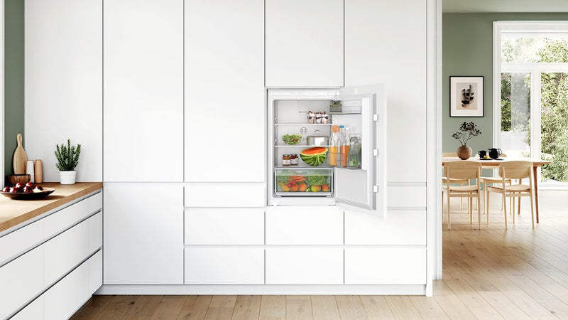 Bosch Series 2 KIR21NSE0, Built-in fridge