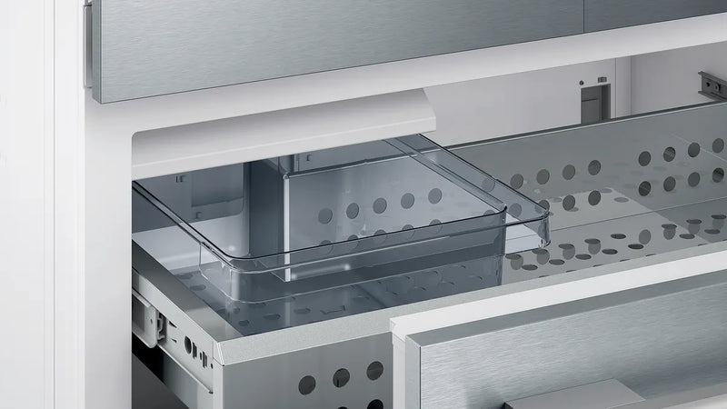Siemens iQ 700 CI30BP02, Built-In Fridge-Freezer with freezer at bottom