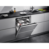 AEG FSE84708P 8000 SprayZone Fully Integrated Dishwasher with AirDry Technology + 15 Place Settings