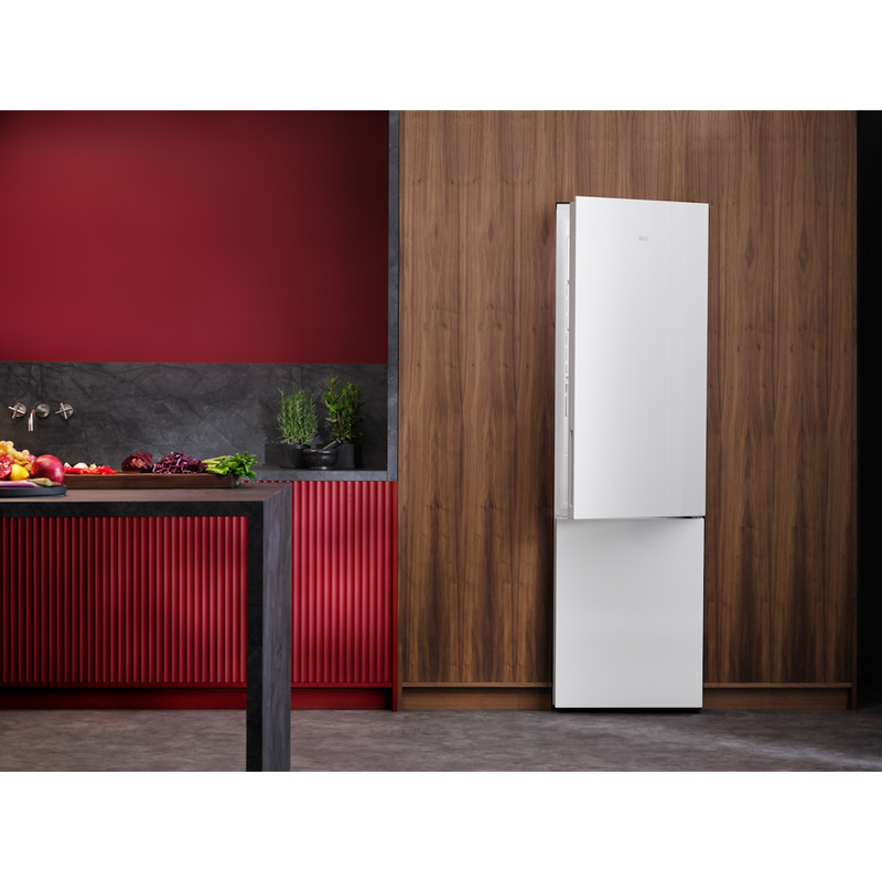 AEG ORC7P321DW 7000 Series Freestanding NoFrost Fridge Freezer