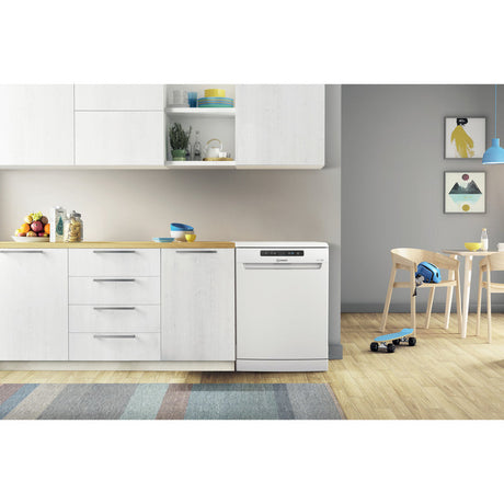 Indesit DFC 2C24 UK White dishwasher