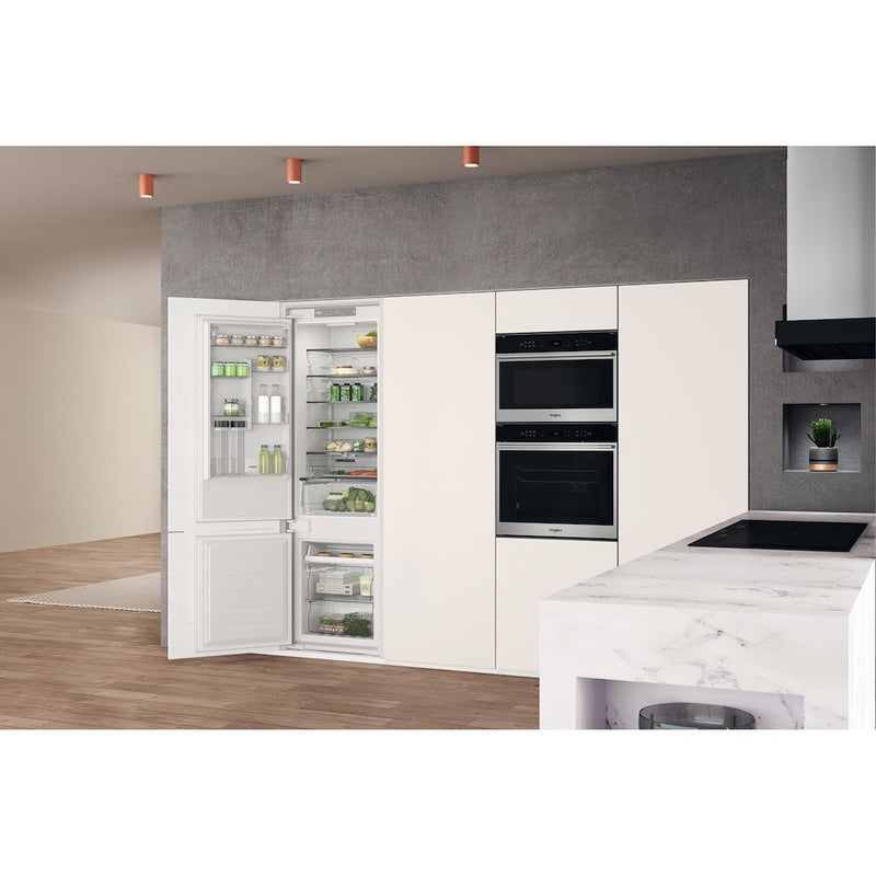 Whirlpool WHC20T322UK built in Fridge Freezer