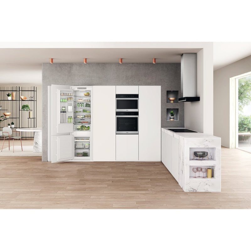 Whirlpool WHC20T322UK built in Fridge Freezer