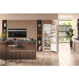 Hotpoint HTSD184011A1 Integrated Fridge