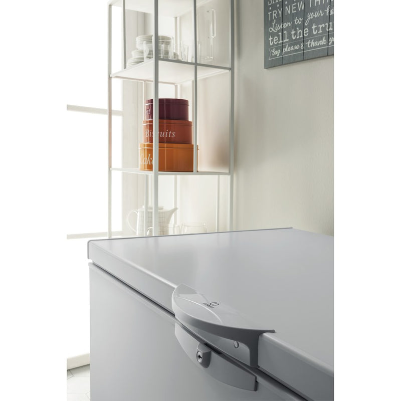 Indesit OS 2A 250 H2 1 255L Freestanding Chest Freezer - White