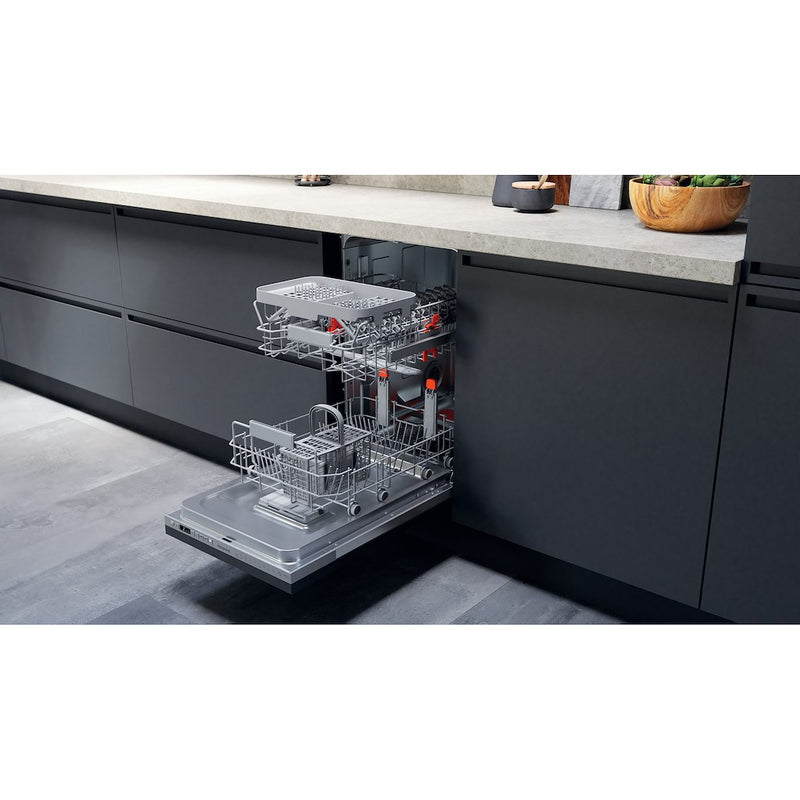 Hotpoint Integrated Slim Dishwasher HSIO 3T223 WCE UK N - Silver