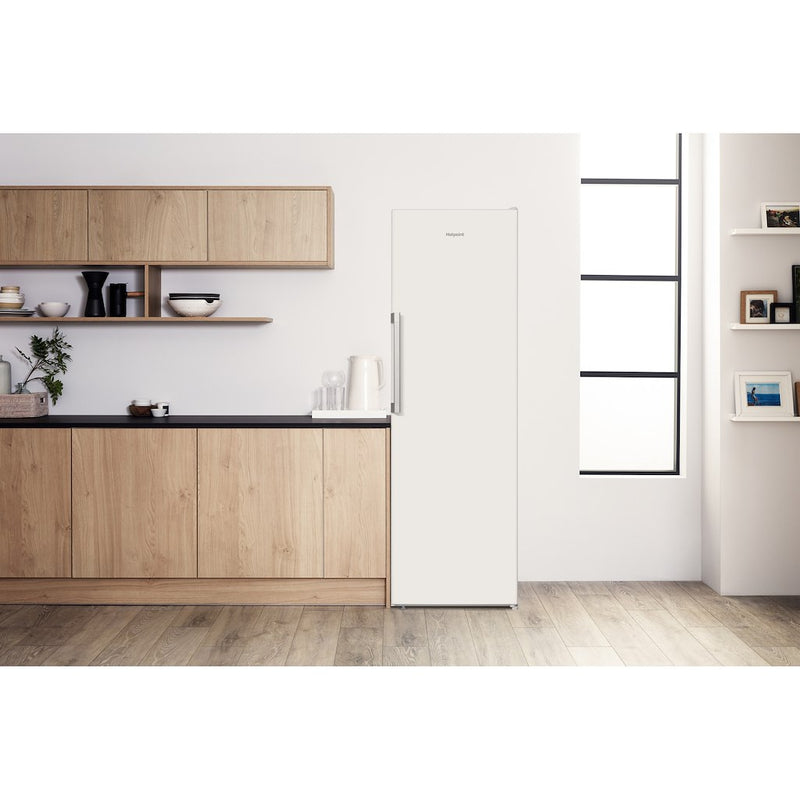 Hotpoint SH6A2QWR Tall Larder Fridge