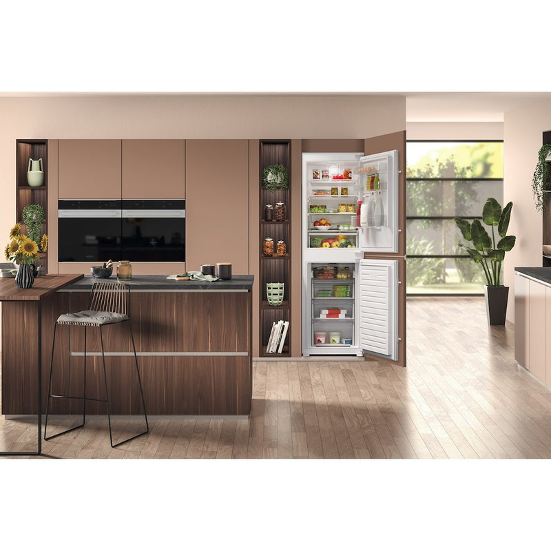 Hotpoint HBC185050F2 Built in Fridge Freezer