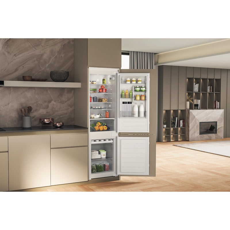 Whirlpool WHC18D041A1 Built-In Fridge Freezer