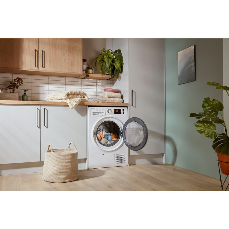 Hotpoint NT M11 8X3XB UK Heat Pump Tumble Dryer - White