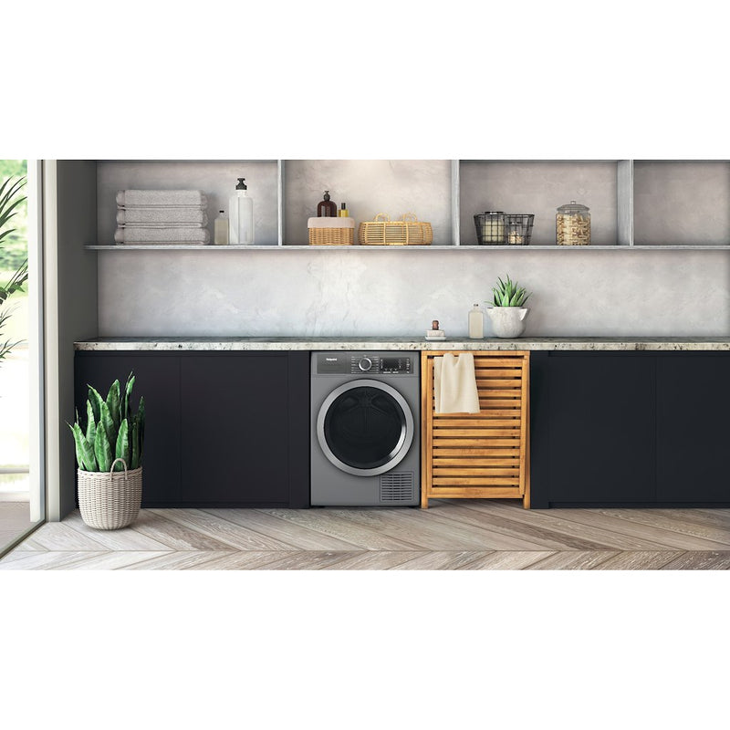 Hotpoint H8 D94SB UK 9kg Heat Pump Tumble Dryer - Silver