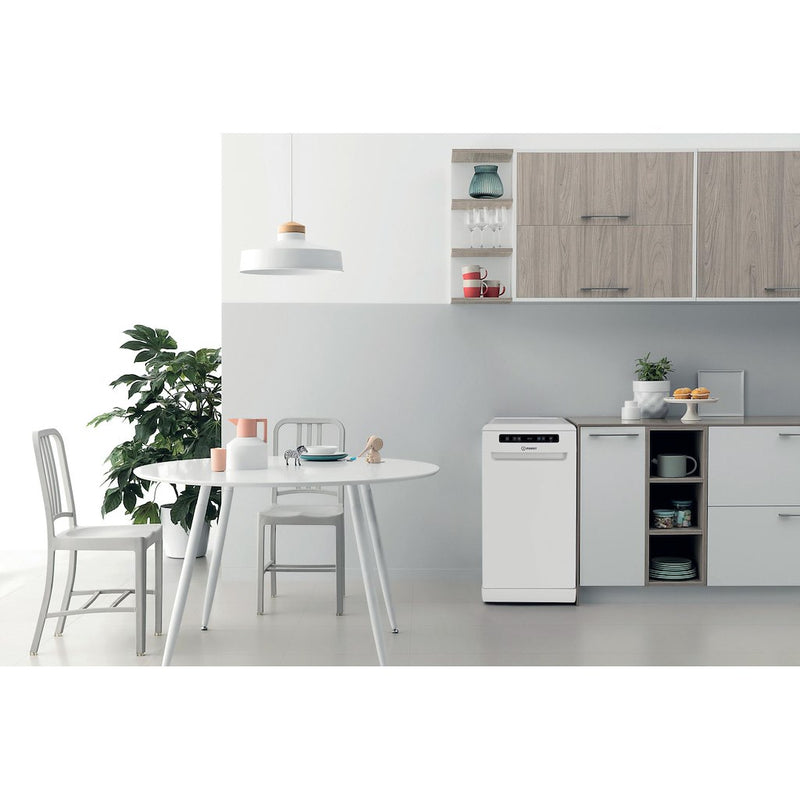 Indesit IN2FD10CS70WUK Freestanding 45cm Slimline Dishwasher with 10 Place Settings - White