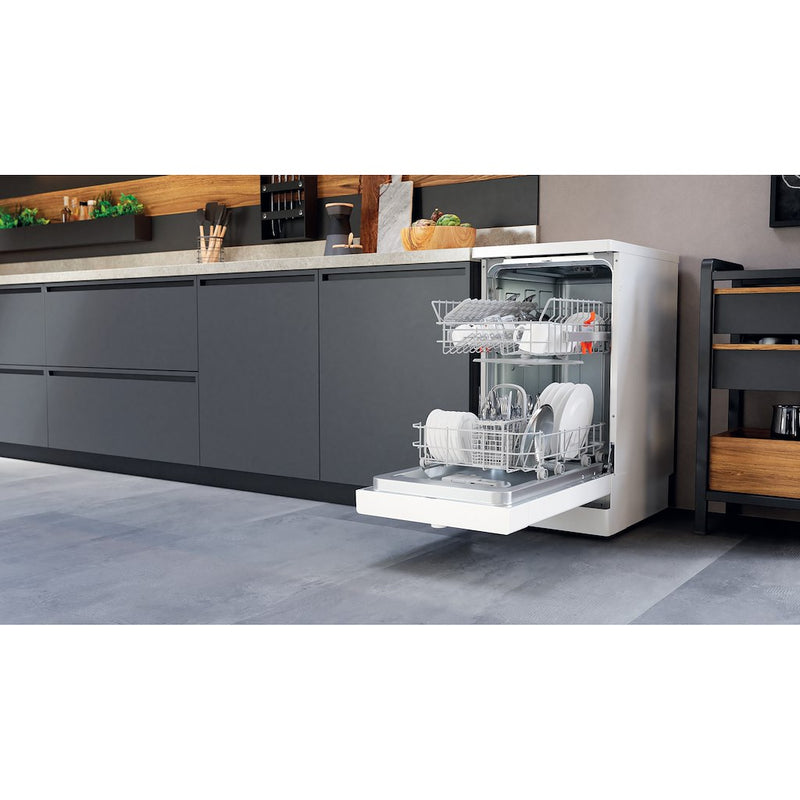 Hotpoint Slimline HF9E 1B19 UK Freestanding Dishwasher