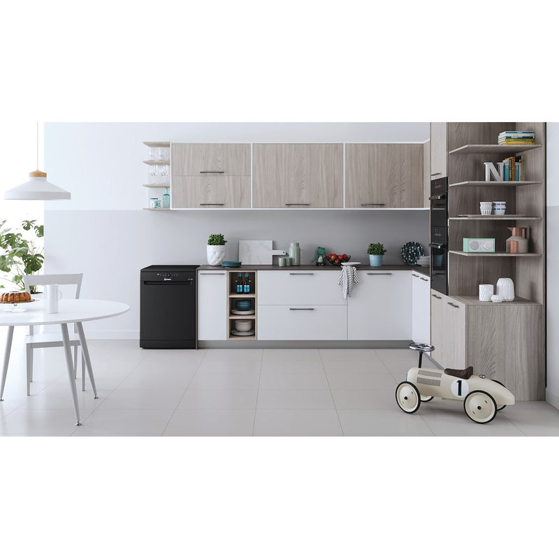 Indesit Dishwasher: full size, black colour - D2F HK26 B UK