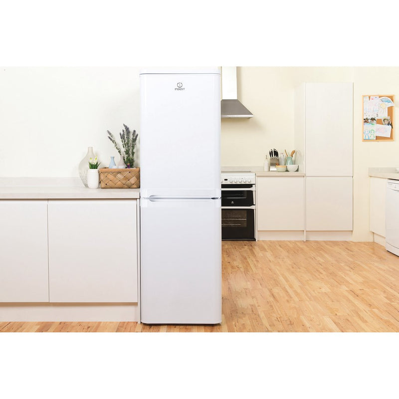 Indesit Freestanding fridge freezer - IB55 732 W UK