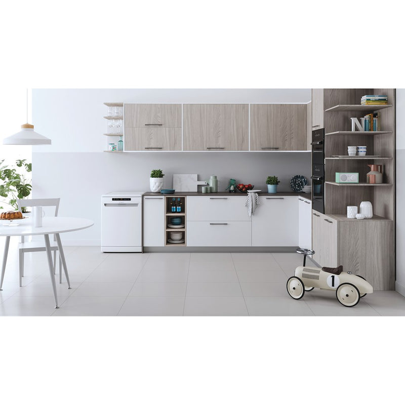 Indesit DFO 3T133F UK Dishwasher - White