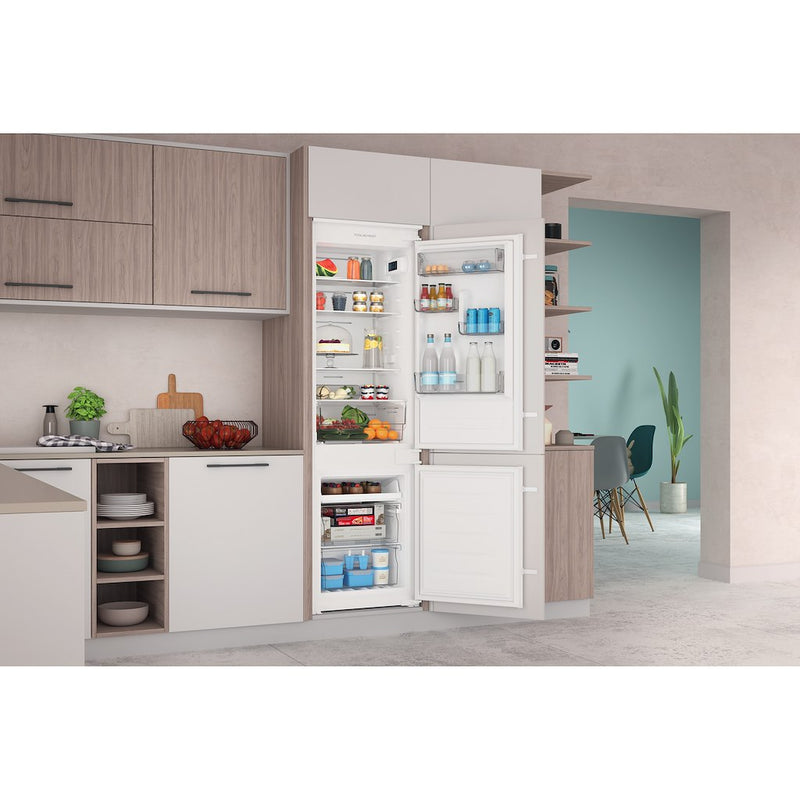 Indesit INC18T112 Built in fridge freezer