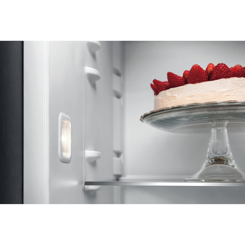 Whirlpool ARG1808322 integrated fridge