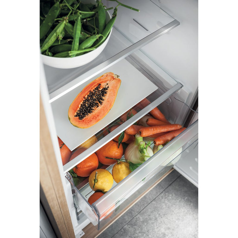 Hotpoint HSZ18012UK  Integrated Fridge