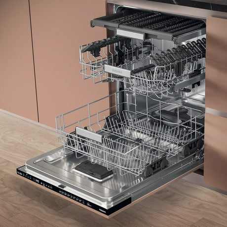 Hotpoint H7I HP42 L UK Built in 15 Place Settings Dishwasher