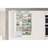 Whirlpool WHC20T322UK built in Fridge Freezer