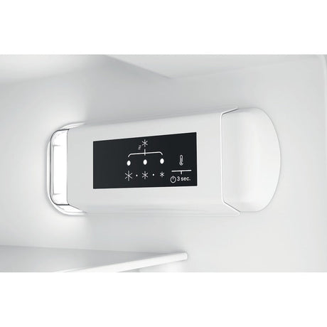 Indesit INS 9012 Built-In Larder Fridge